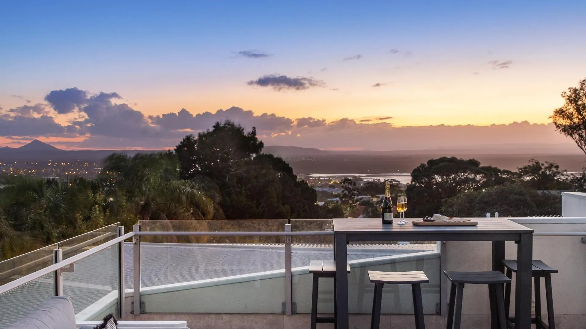 White Cove Retreat, Noosa Heads Villa