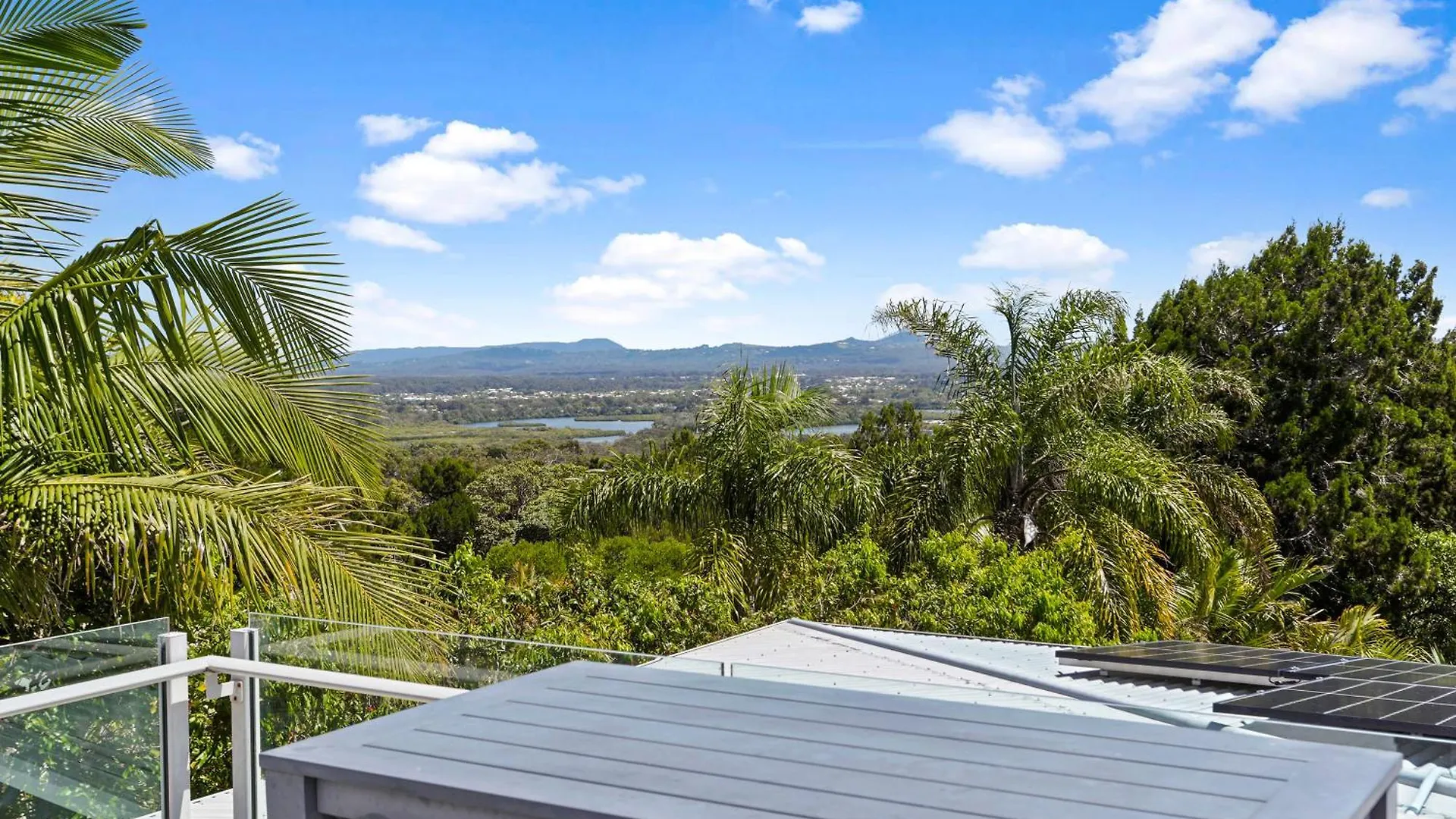 Holiday home White Cove Retreat, Noosa Heads Villa Australia